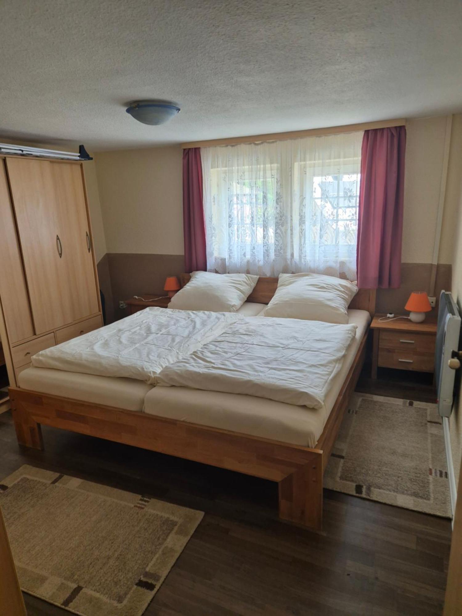 Guenther Apartment
